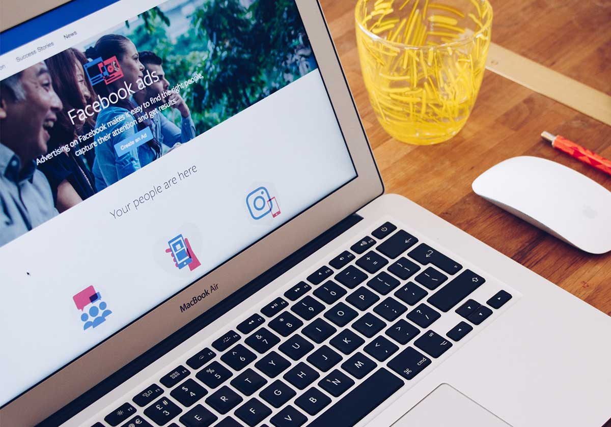 vale a pena comprar anúncios no Facebook