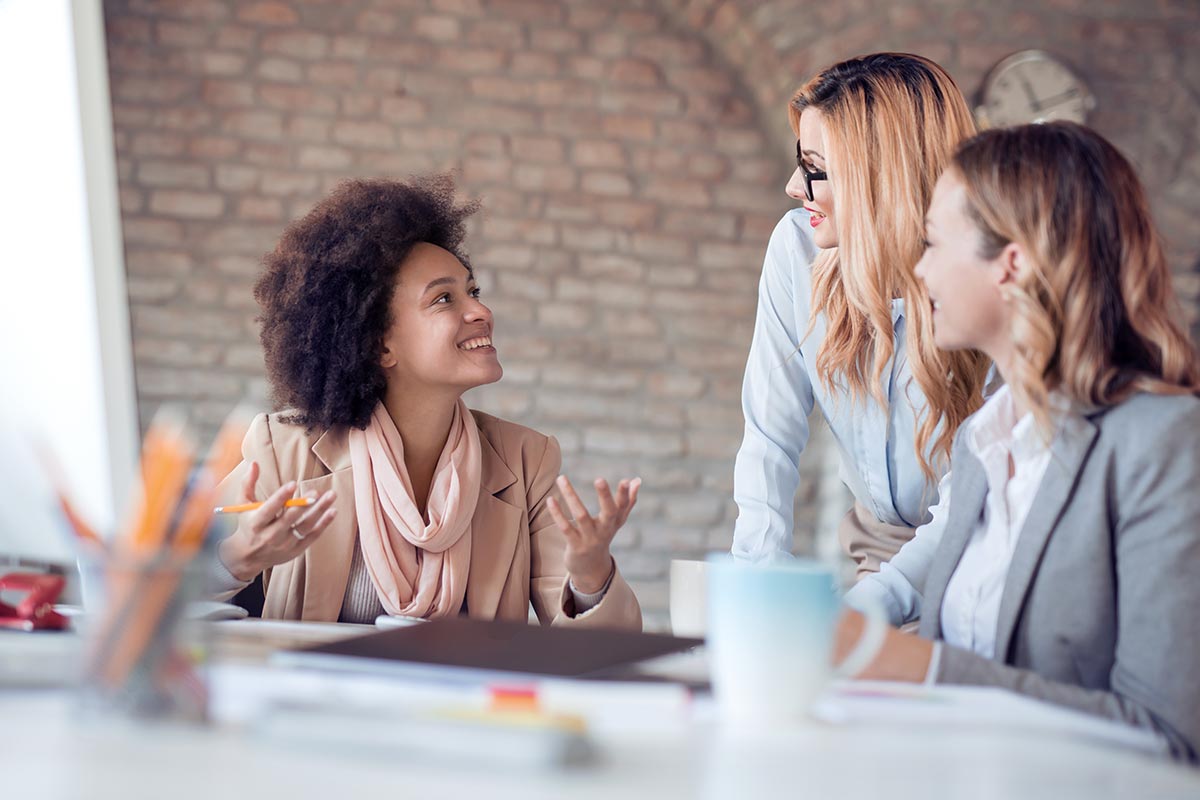 Mulheres empreendedoras no escritório